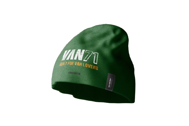 Grüne Van71 Beanie mit kleinem gestickten Logo auf der Vorderseite